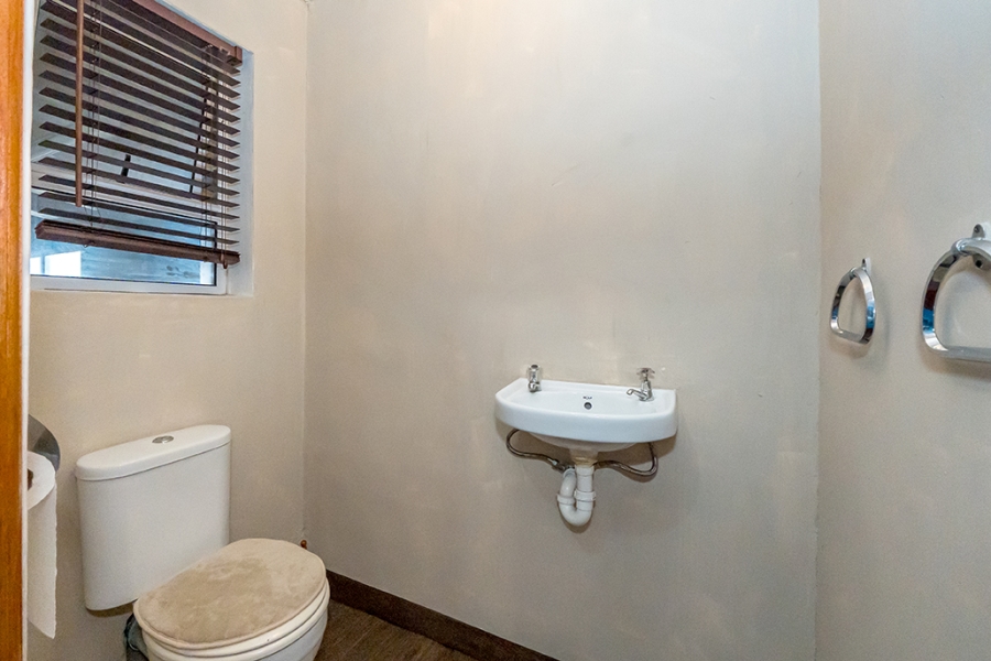 7 Bedroom Property for Sale in Lentegeur Western Cape